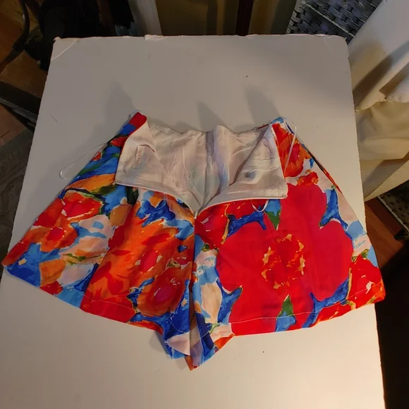 Luxxel Ladies 2 piece shorts set Size S Tie top Shorts skirt zips colorful New - Picture 4 of 12